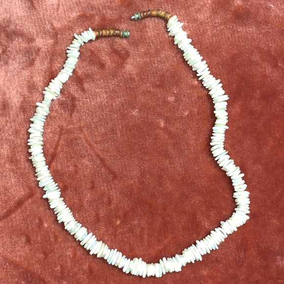 Mother of Pearl Shell Necklace - Picture 6 of 7